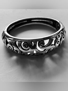 Silpada Sterling Silver Swirl Bangle Bracelet